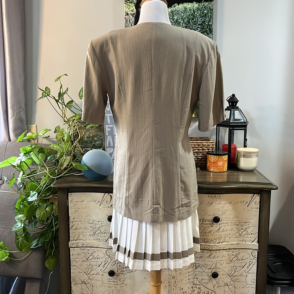 VINTAGE DAWN JOY DOUBLE BREASTED JACKET AND PLEATED SKIRT SET TAN WHITE SIZE 6 - Picture 6 of 17
